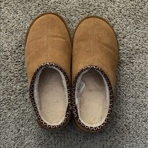 BearPaw Cozy Tan Slippers with Patterned Trim